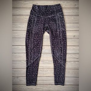 Til You Collapse Effortless Heart Booty Leggings - Black Leopard Print